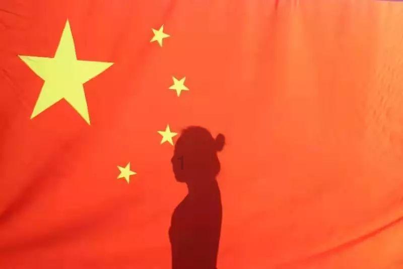 华硕灵耀14 2024：长续航AI超轻薄本，让移动办公更轻松